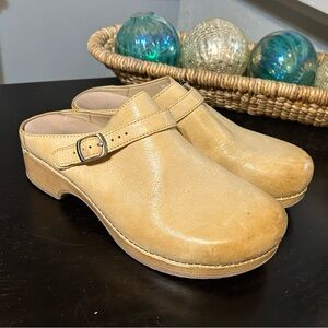 Dansko berry clogs Beige Size 41